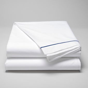 Flat sheet 160 fils / 400 tc cotton percale with horizontal blue row cord