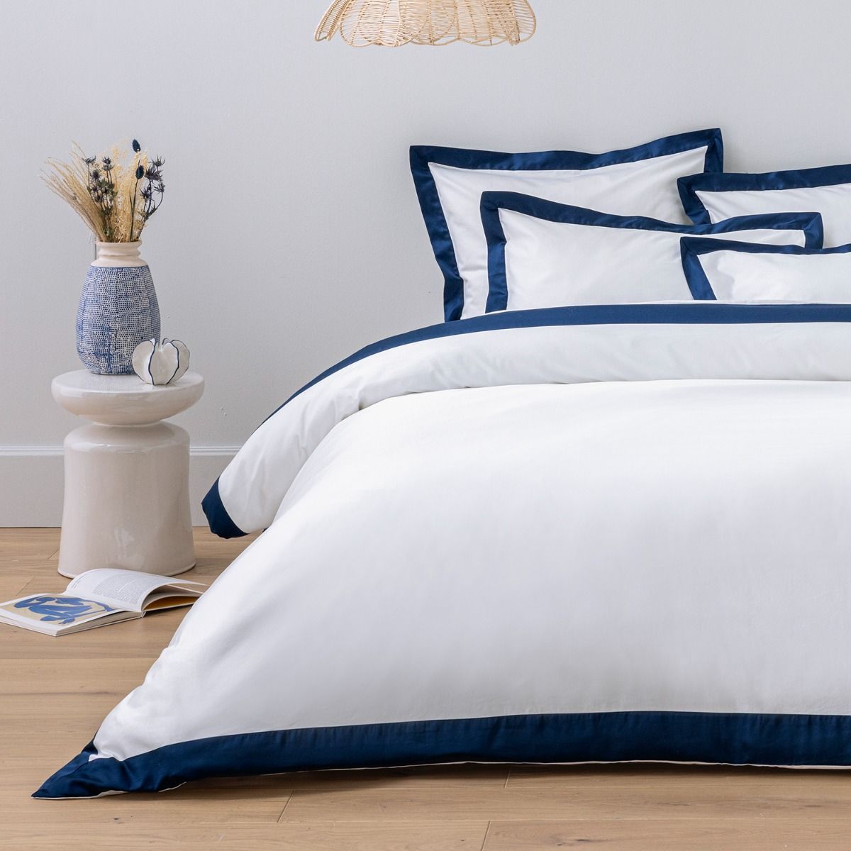 Drap housse grand bonnet en satin de coton égyptien 240 fils - blanc