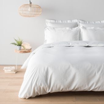 Fitted sheet in 120 thread-count combed satin cotton 