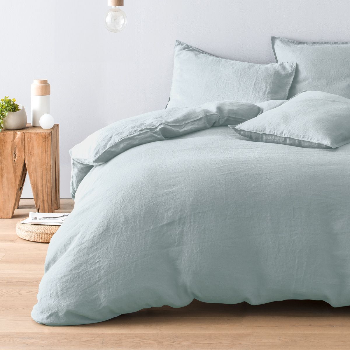 Bed linen set in pure French washed linen - pale blue