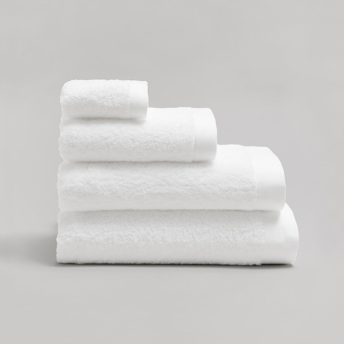 Luxury bath towel in Egyptian cotton 650 gsm - white