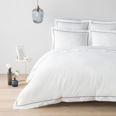 Flat sheet 160 fils / 400 tc cotton percale with horizontal blue row cord